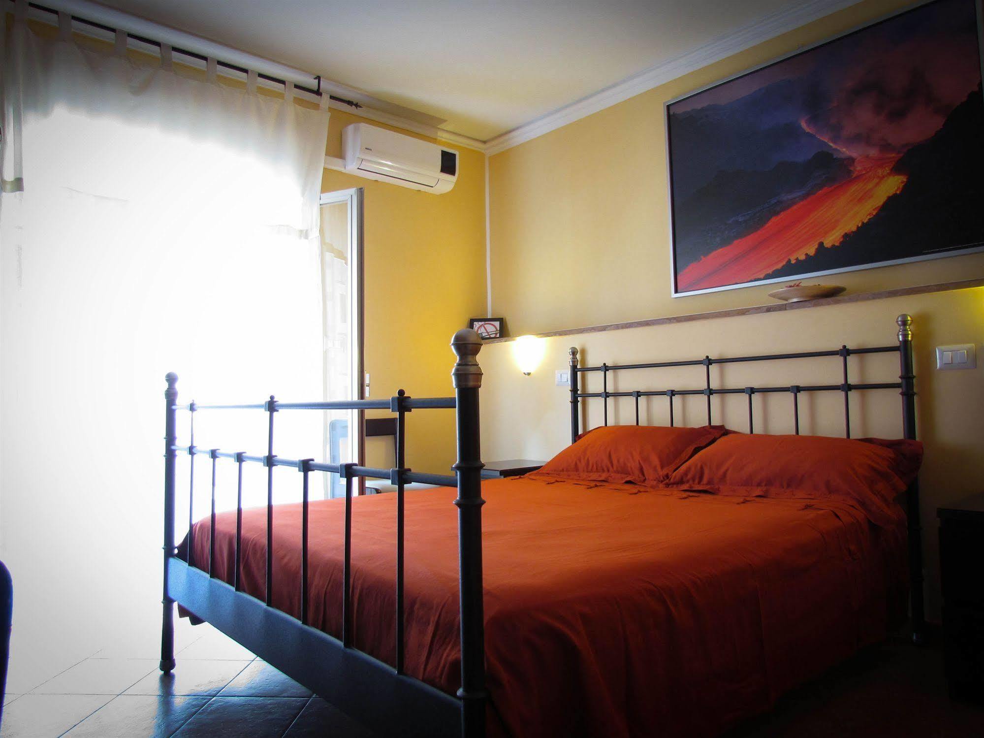 Apartamento Tano'S Giardini-Naxos Exterior foto