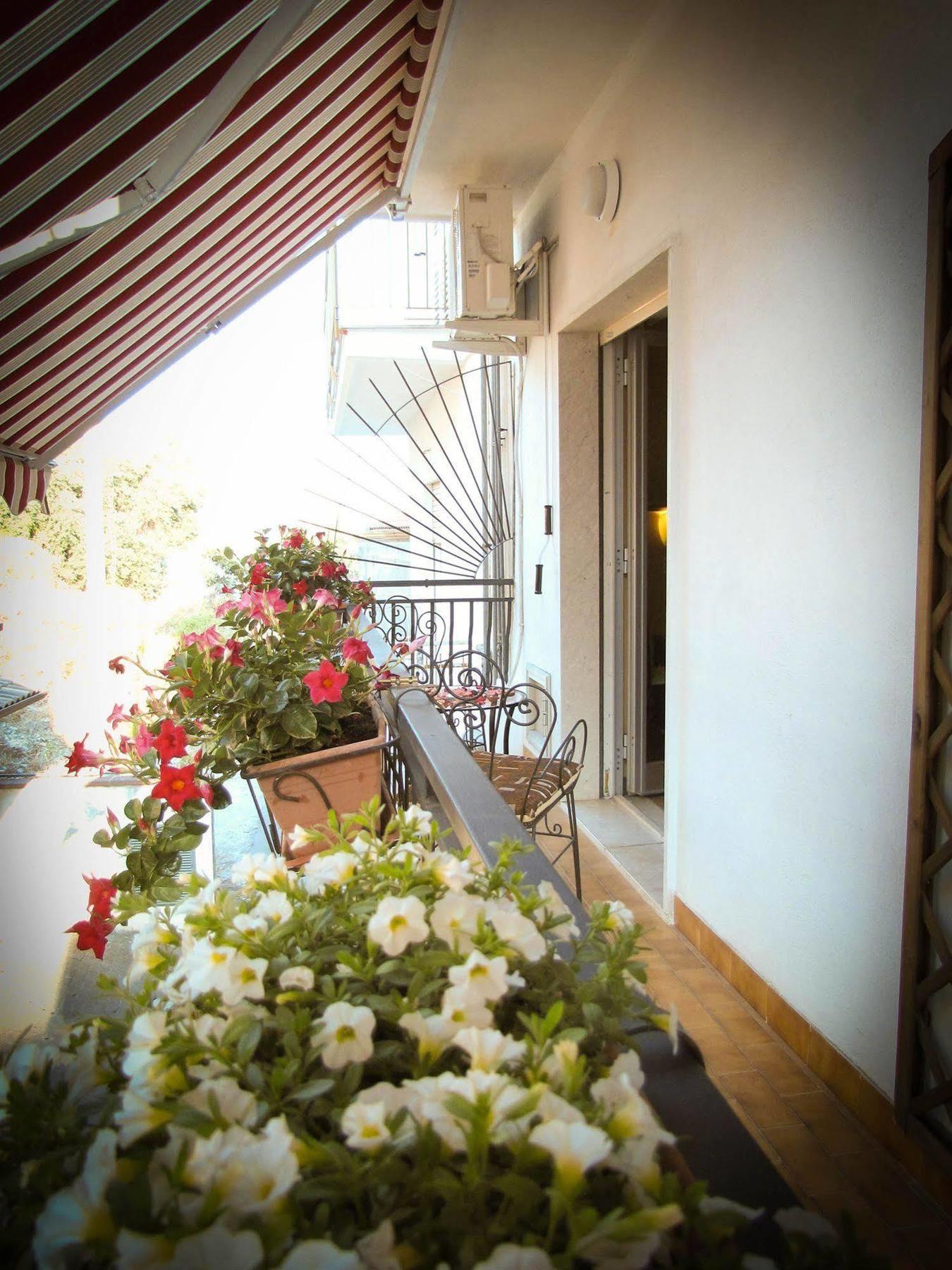 Apartamento Tano'S Giardini-Naxos Exterior foto
