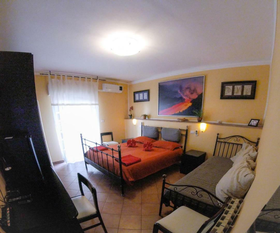 Apartamento Tano'S Giardini-Naxos Exterior foto